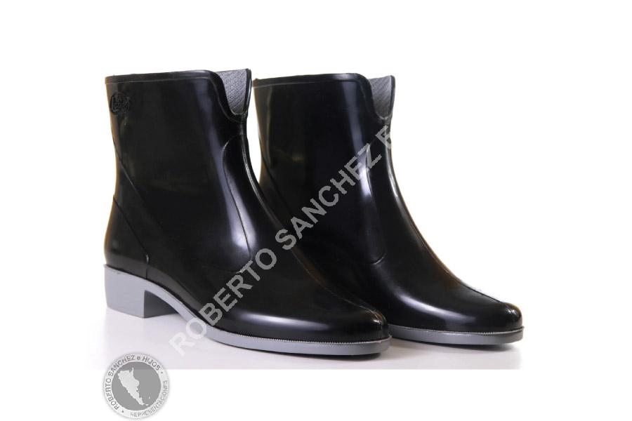 BOTA DE LLUVIA PARA DAMA COLOR NEGRA TALLE 35/6 (6 PARES) 